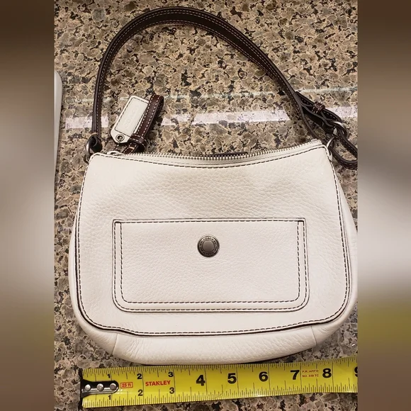COPY - Coach Chelsea white small handbag - Picture 1 of 7
